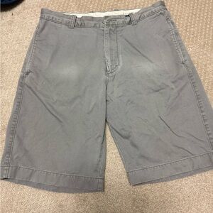 Men's J. Crew Broken in chino Gray Shorts